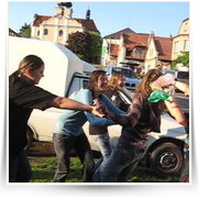 Kramareni zlite holky vid — thumb.jpg